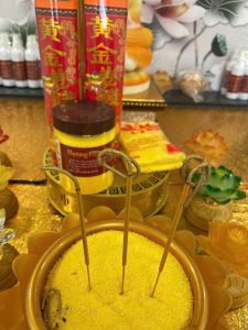 Nhang Hoàng Kim Cuộn Tàn Thần Tài Nhũ Vàng – Lộc Phát Đến Nhà, Bình An Sung Túc